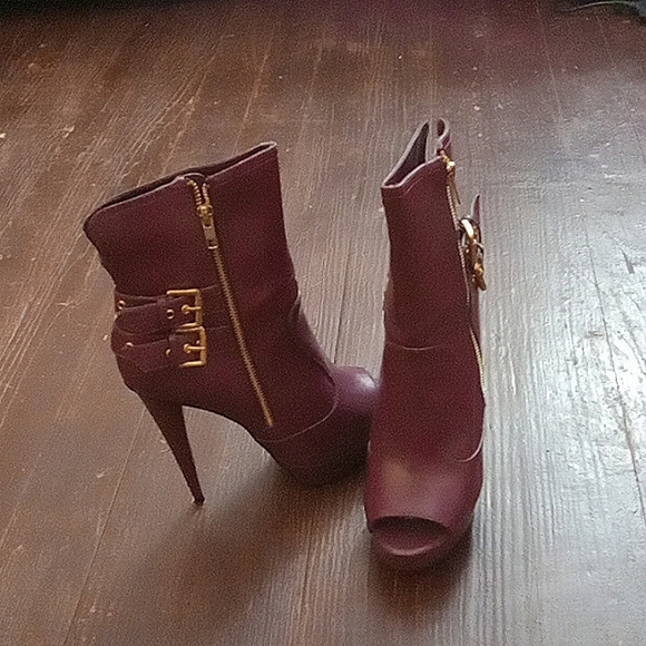 Boots - Picture 1 of 1